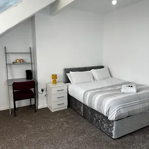 Le Crescent Rooms, Capsule hotel Middlesbrough